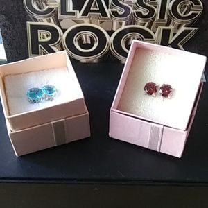 Gem studs Topaz or Garnett.